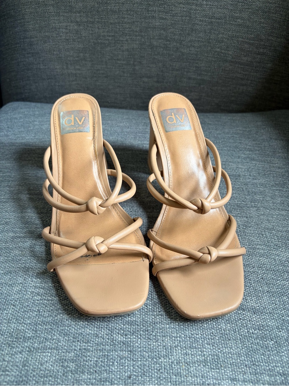 dv by Dolce Vita Beige Nude Double Knot-Strap Block Heeled Sandals size 8.5